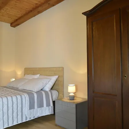 Ai Pruesot Bed & Breakfast *
